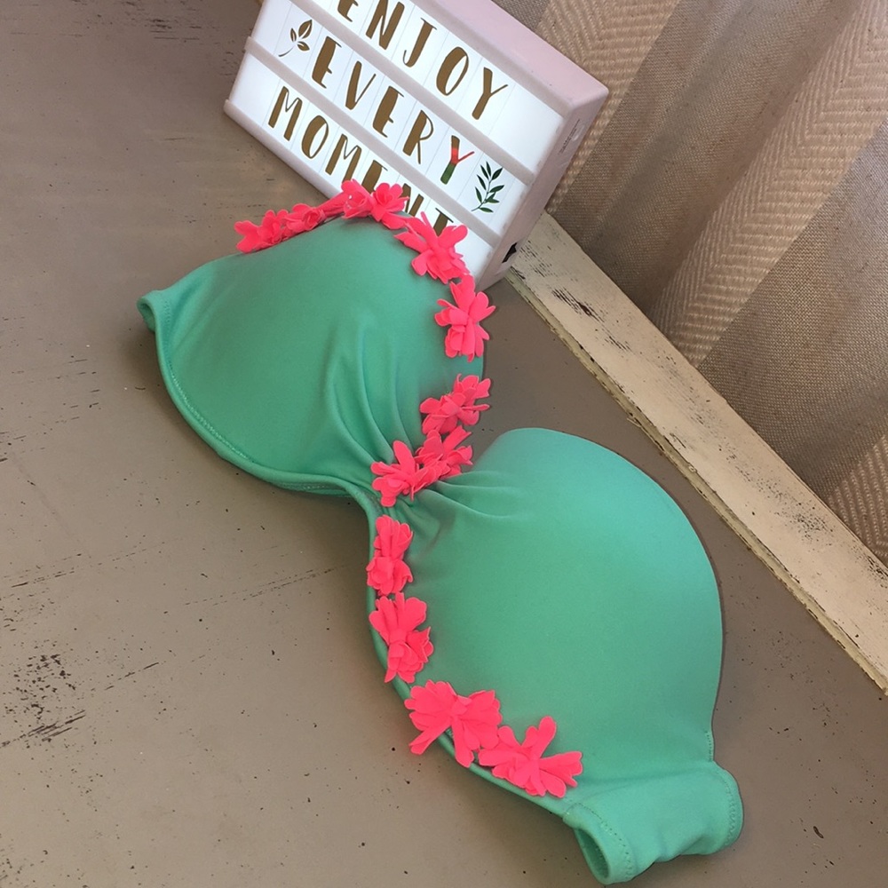 Strapless Victoria’s Secret Bikini Top
